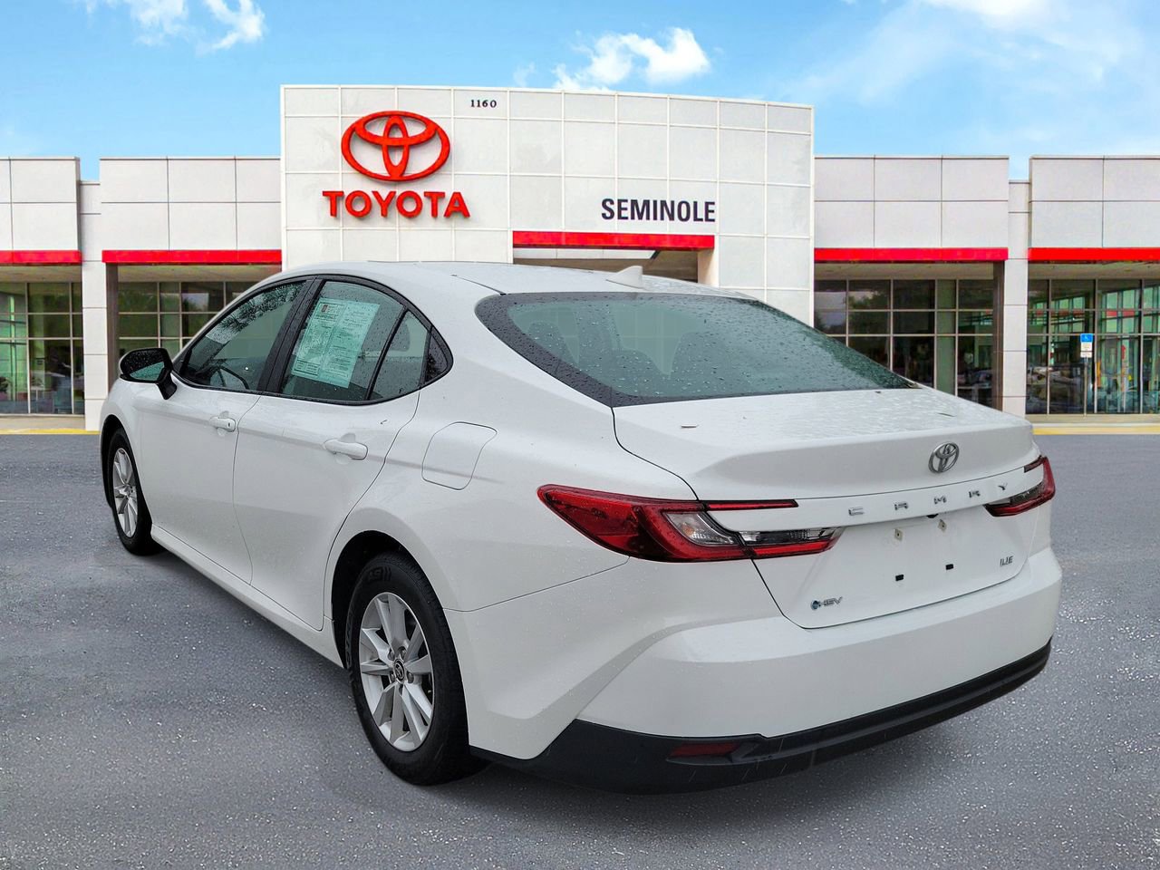 Used 2025 Toyota Camry LE image 4