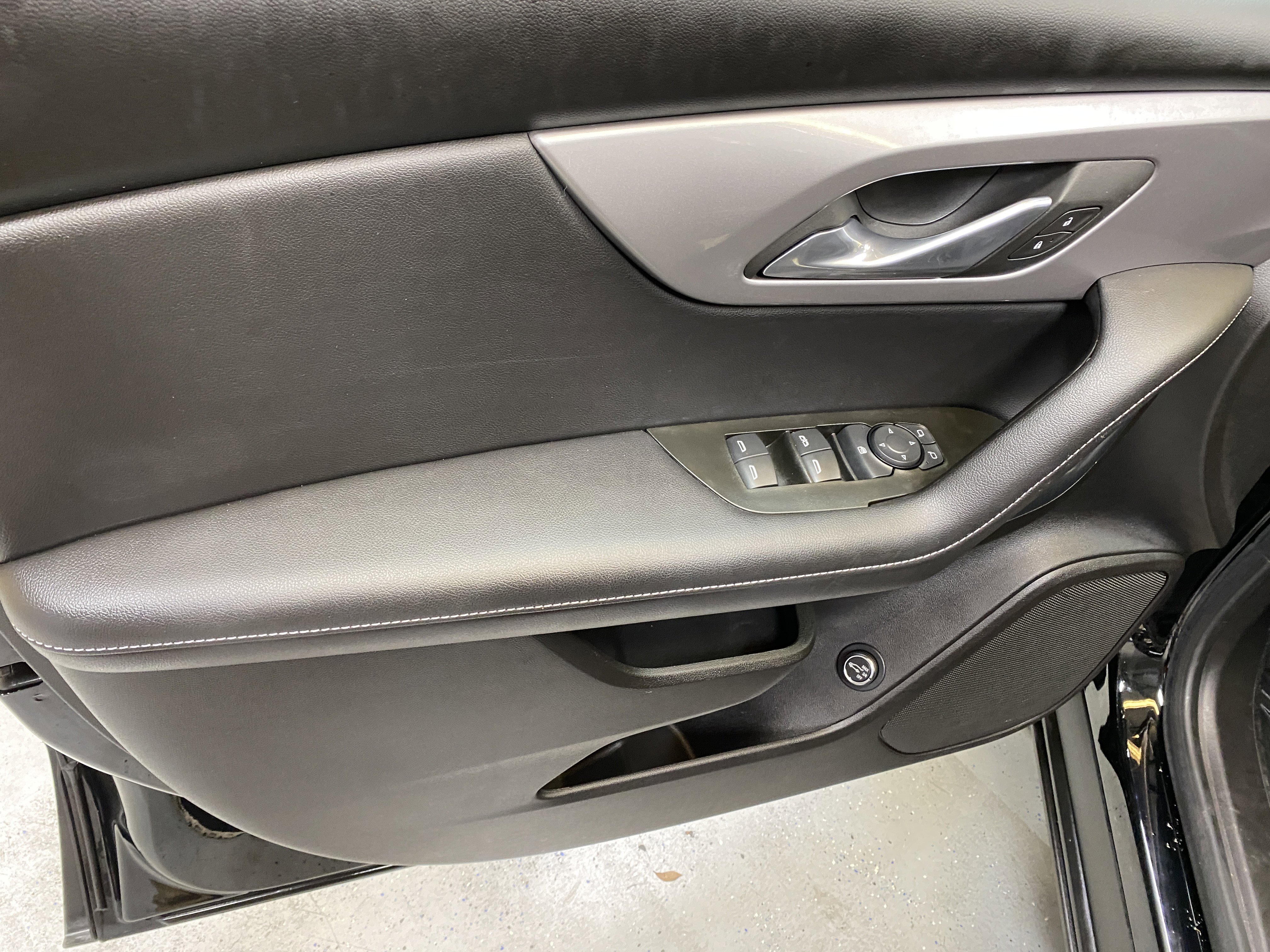 Used 2024 Chevrolet Blazer LT w/ Convenience Package image 21