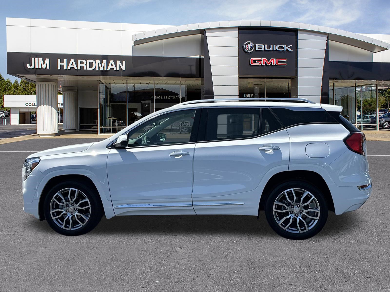 Used 2023 GMC Terrain Denali w/ Denali Premium Package image 4