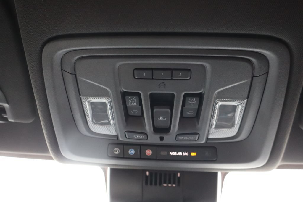 Used 2023 Chevrolet Silverado 1500 High Country w/ High Country Premium Package AWD/4WD image 17