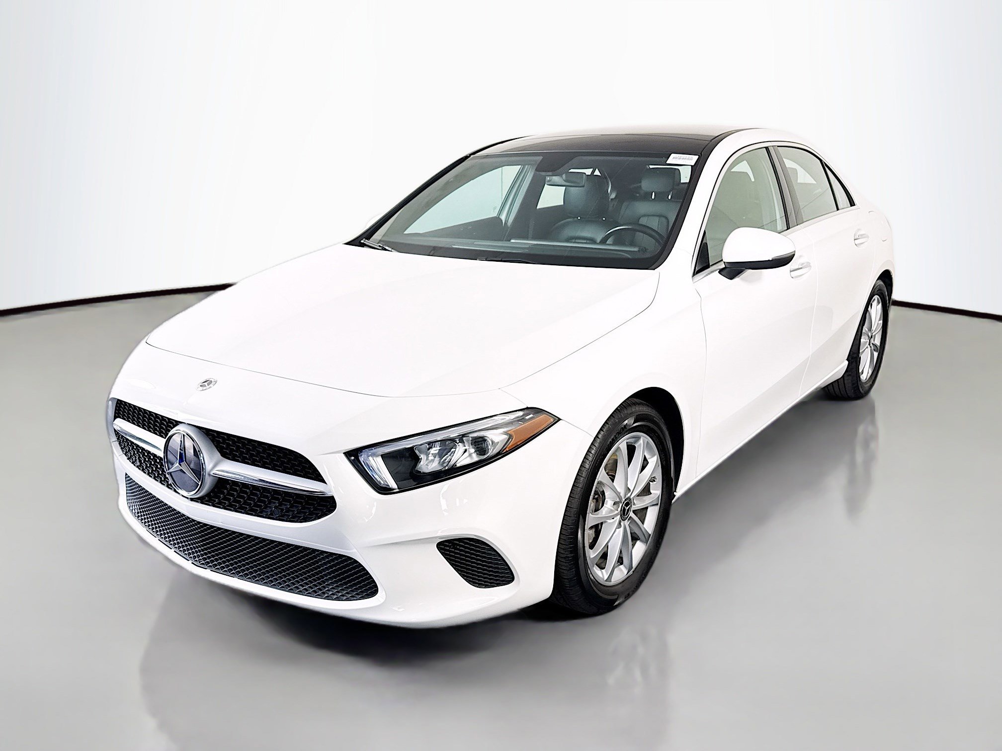Used 2022 Mercedes-Benz A 220 4MATIC w/ Premium Package Lite image 4