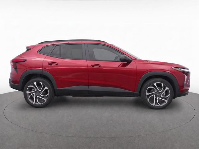 Used 2025 Chevrolet Trax RS w/ Driver Confidence Package FWD image 8