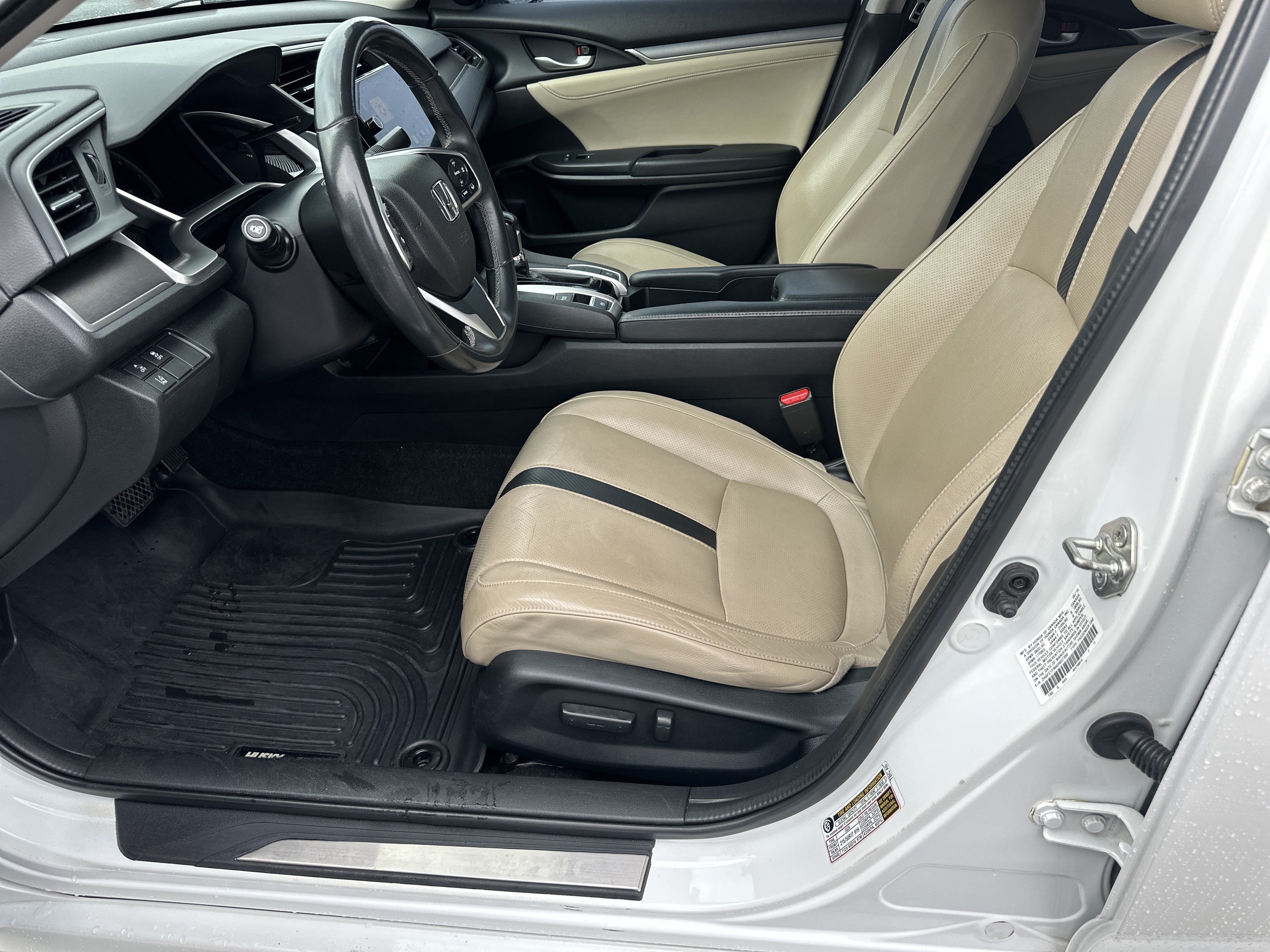 Used 2016 Honda Civic Touring image 10