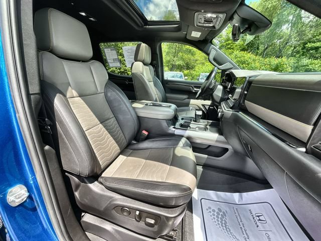 Used 2022 Chevrolet Silverado 1500 ZR2 w/ Technology Package AWD/4WD image 28