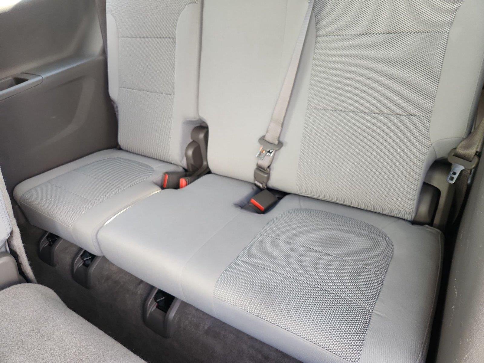 Used 2018 Chevrolet Traverse LT FWD image 33