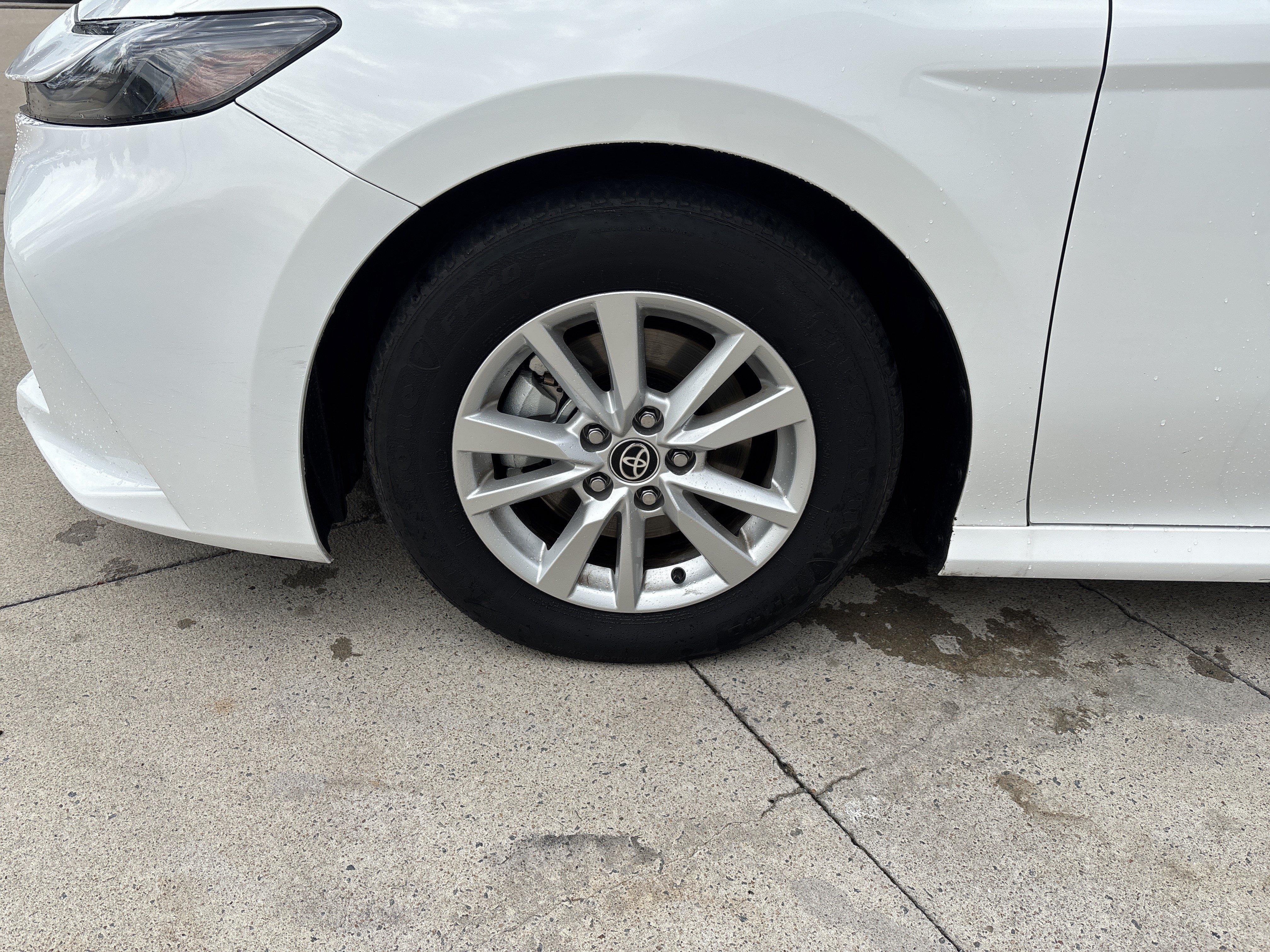 Used 2025 Toyota Camry Hybrid FWD image 32