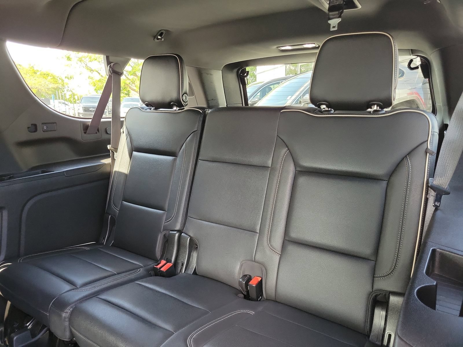Used 2021 Chevrolet Suburban Premier w/ Premium Package AWD/4WD image 14