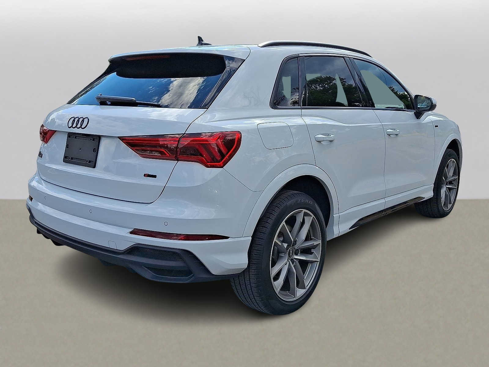 Used 2024 Audi Q3 2.0T Premium Plus w/ Premium Plus Package AWD/4WD image 31