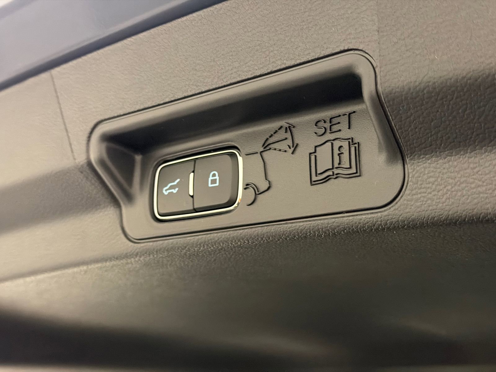 New 2026 Ford Explorer ST w/ Sun And Sound Package image 9