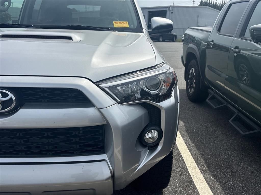 Used 2018 Toyota 4Runner TRD Off-Road AWD/4WD image 20