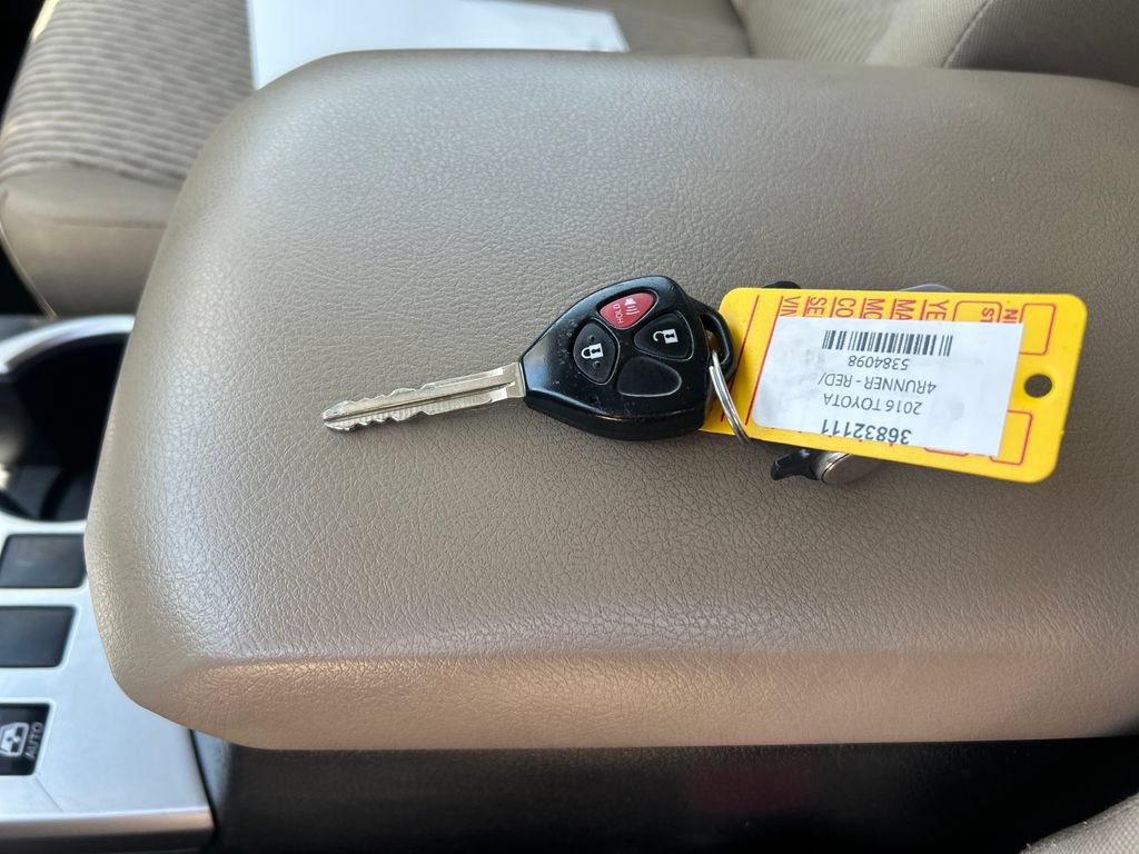 Used 2016 Toyota 4Runner SR5 AWD/4WD image 26