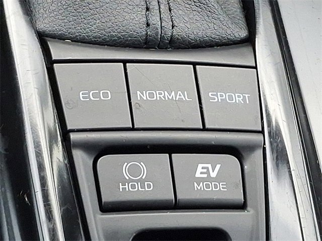 Used 2025 Toyota Camry LE image 25