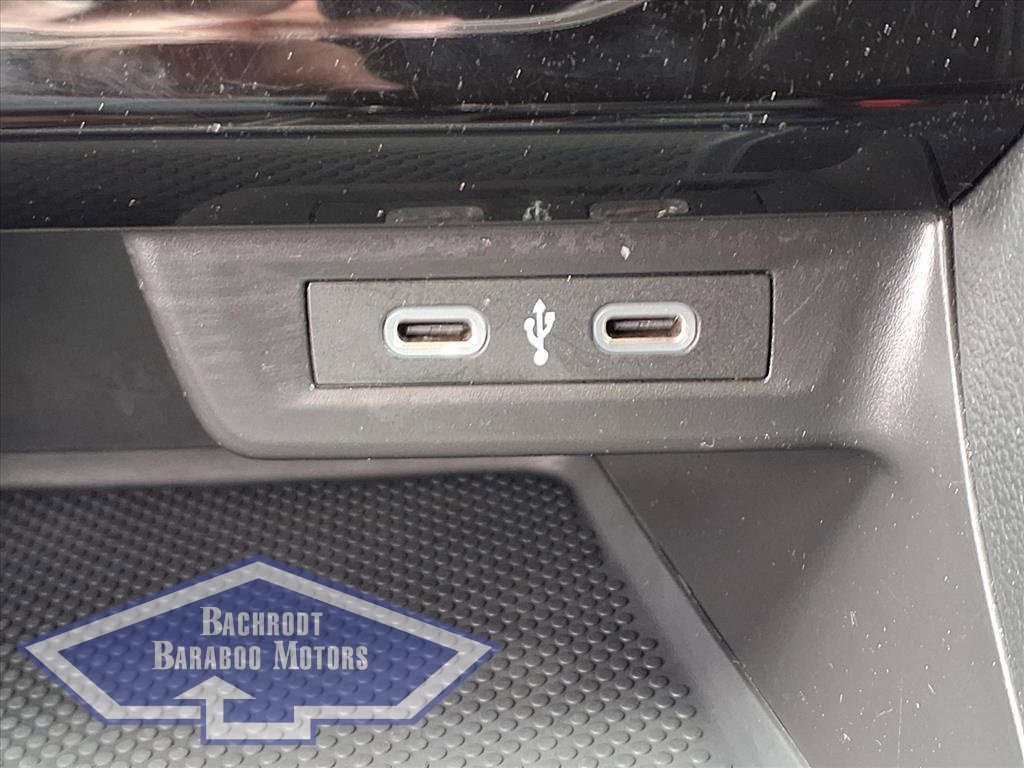 Used 2024 Volkswagen Jetta SE image 28