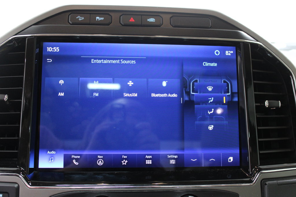 Used 2015 Ford F150 Lariat w/ Equipment Group 502A Luxury AWD/4WD image 30