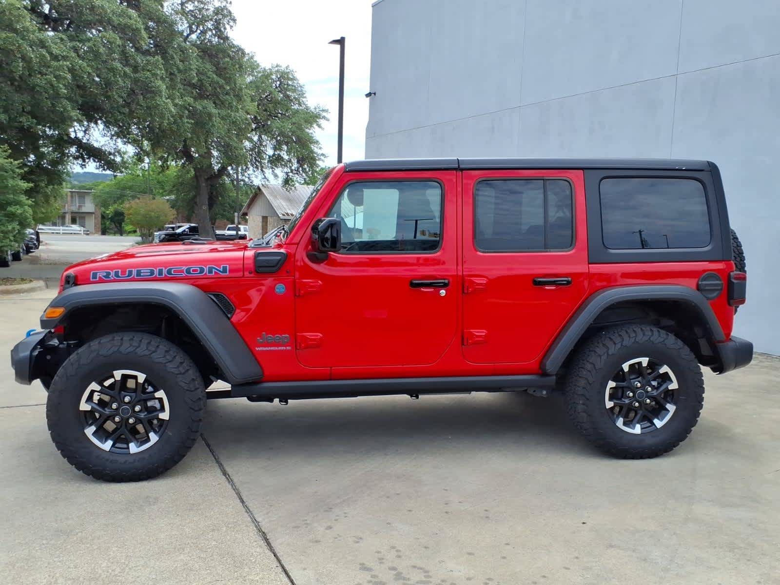 Used 2025 Jeep Wrangler Unlimited Rubicon 4xe w/ Convenience Group AWD/4WD image 24