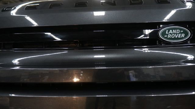 Used 2023 Land Rover Defender 90 S image 59