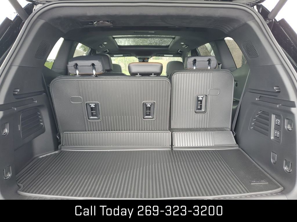 New 2026 GMC Acadia Denali Ultimate w/ LPO, Floor Liner Package image 30
