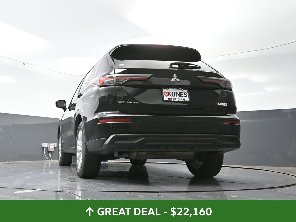 Used 2025 Mitsubishi Outlander ES image 56