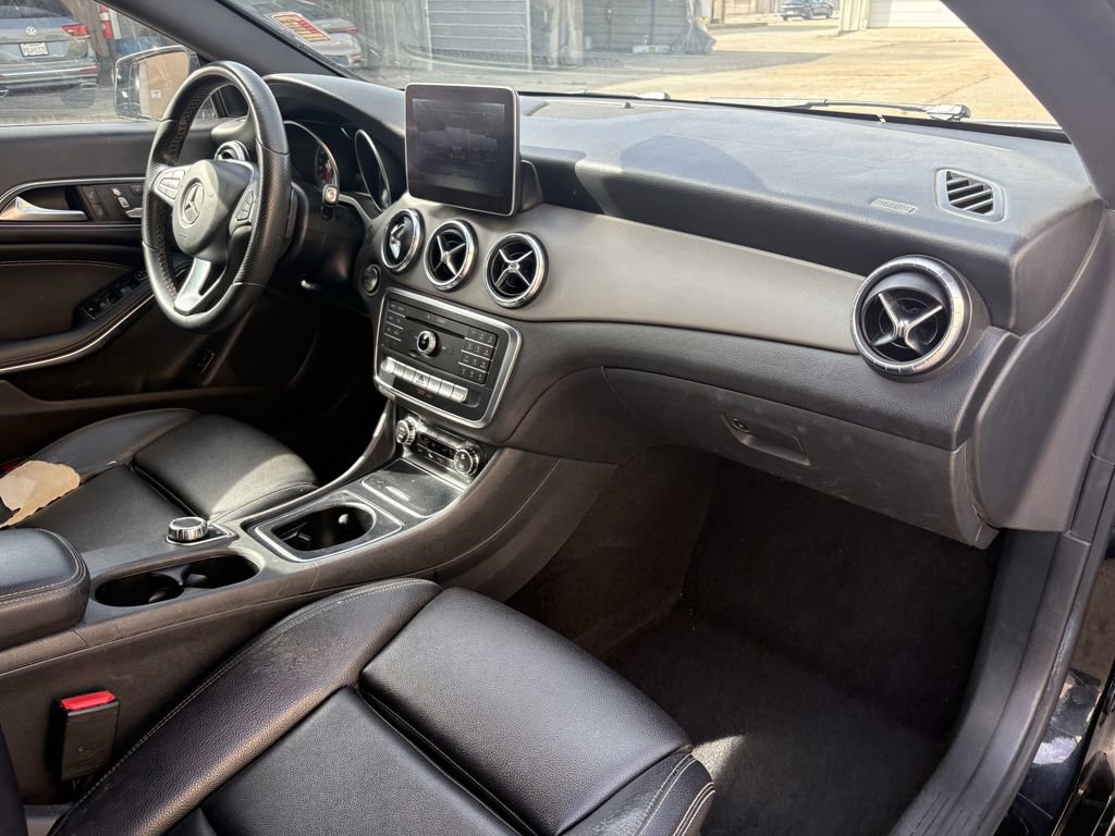 Used 2018 Mercedes-Benz CLA 250 image 26