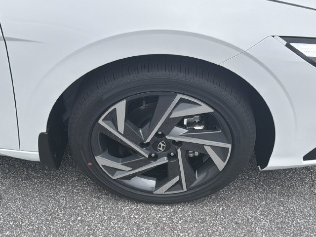 New 2026 Hyundai Elantra Limited FWD image 14