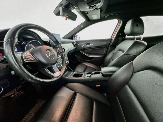 Used 2018 Mercedes-Benz GLA 250 w/ Premium Package image 17
