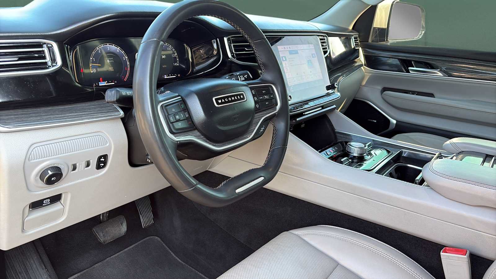 Used 2022 Jeep Wagoneer Series III w/ Flexible Seating Group AWD/4WD image 18