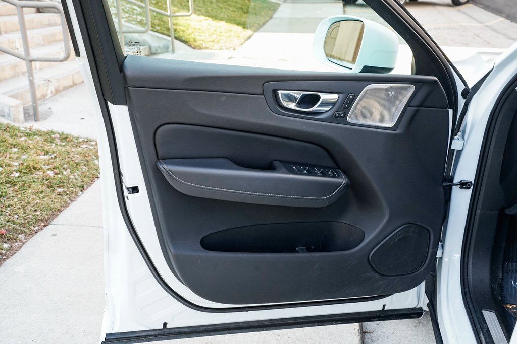 Used 2019 Volvo XC60 T6 Inscription w/ Protection Package Premier image 8