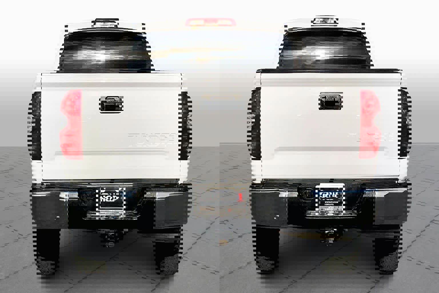 Used 2015 Toyota Tundra SR5 w/ SR5 Upgrade Package image 4