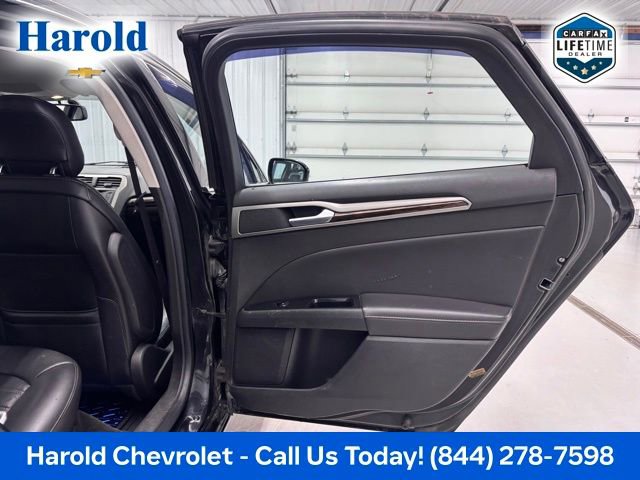 Used 2014 Ford Fusion SE w/ Equipment Group 202A FWD image 8