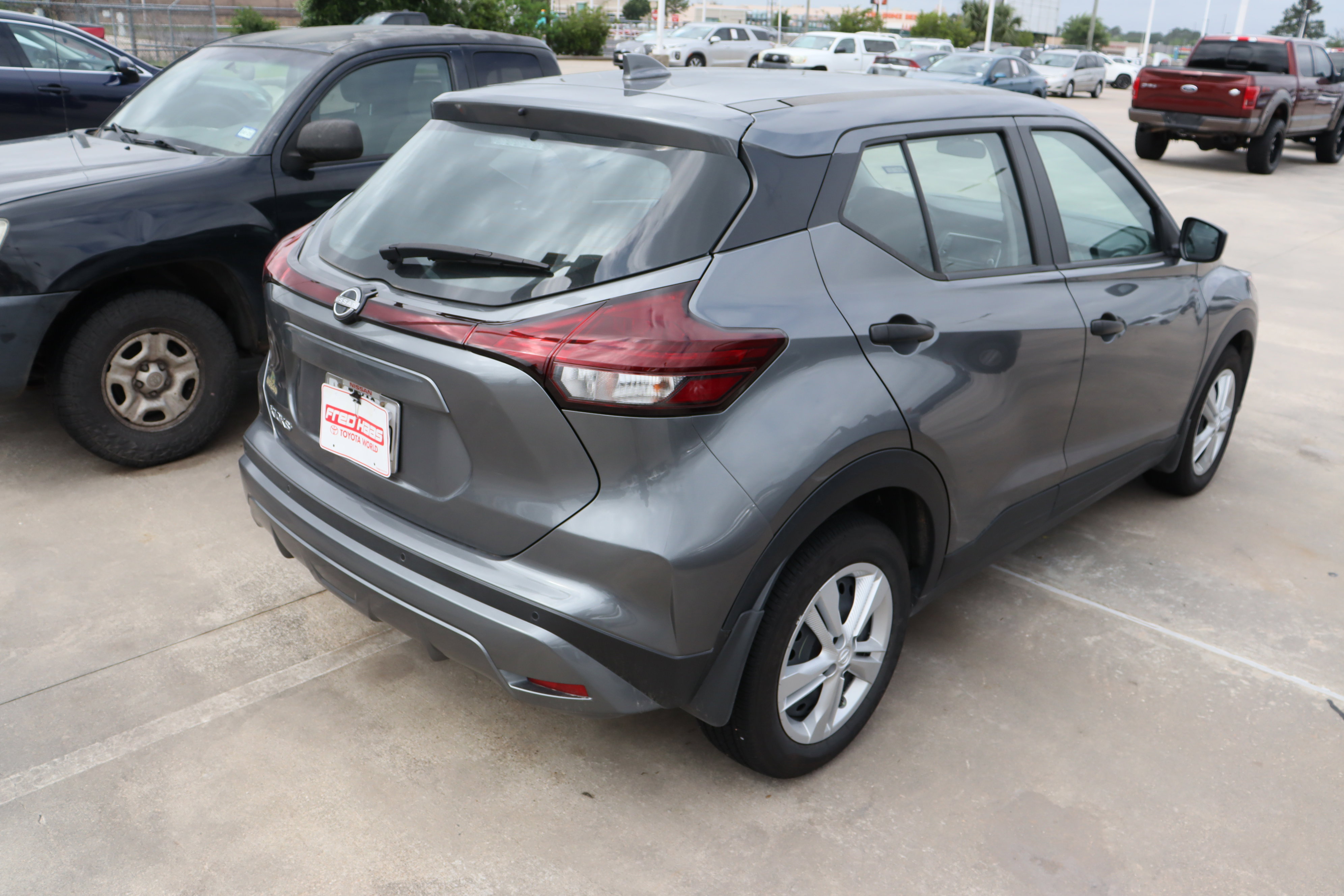 Used 2025 Nissan Kicks Play S image 11