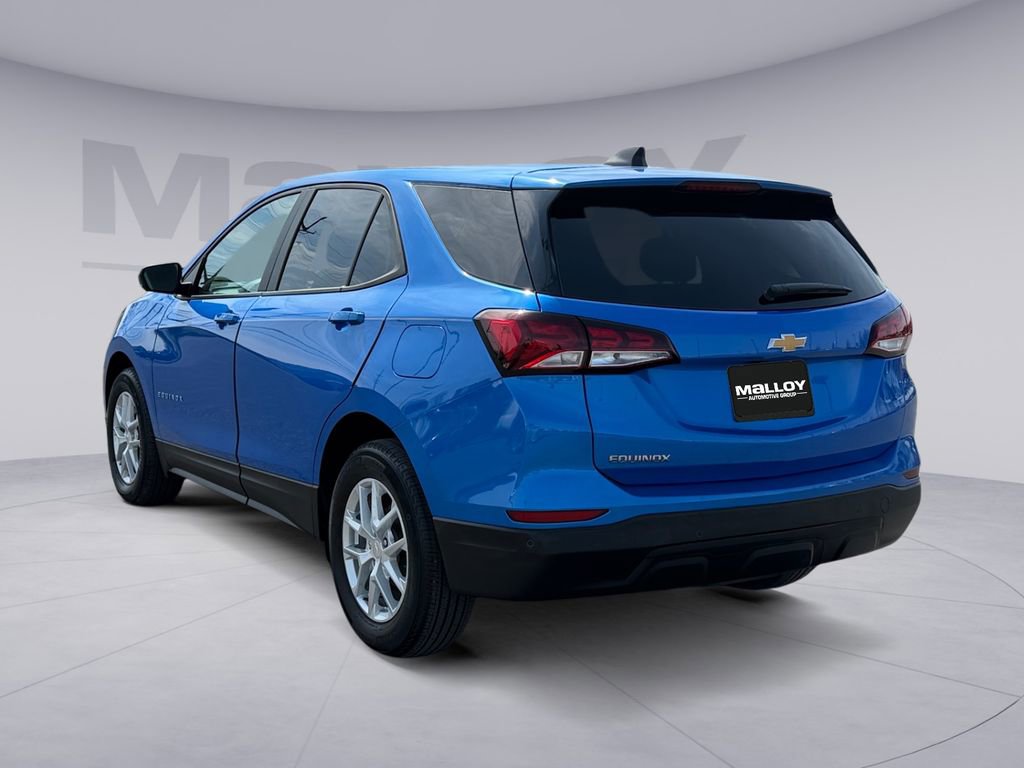 Used 2024 Chevrolet Equinox LS w/ LS Convenience Package image 3