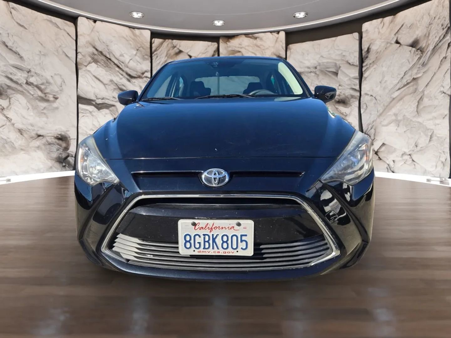 Used 2018 Toyota Yaris iA image 2