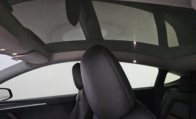 Used 2022 Tesla Model Y Long Range AWD/4WD image 18
