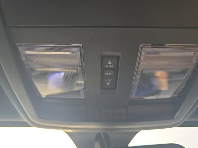 Used 2008 Dodge Challenger SRT8 image 34