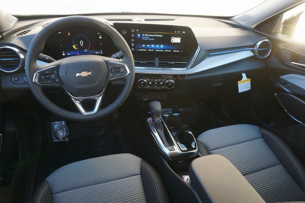 New 2026 Chevrolet Trax LT w/ Driver Confidence Package image 13