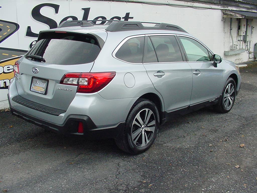 Used 2018 Subaru Outback 2.5i Limited image 4