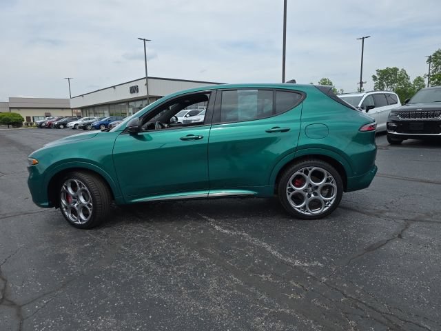 Used 2025 Alfa Romeo Tonale Tributo Italiano AWD/4WD image 3