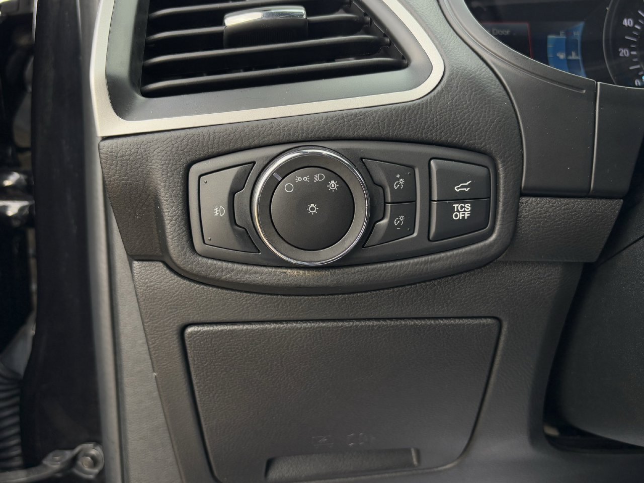 Used 2023 Ford Edge ST-Line AWD/4WD image 24