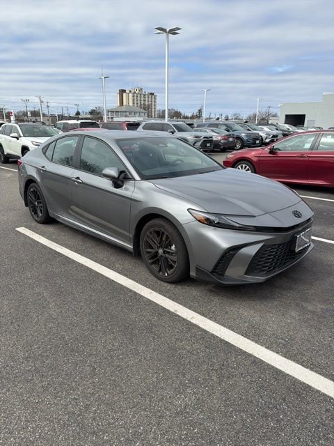 Used 2025 Toyota Camry SE w/ Convenience Package