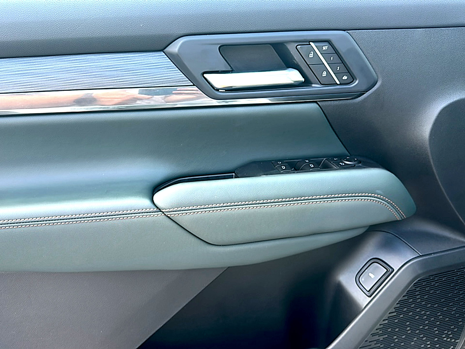 New 2026 GMC Terrain AT4 AWD/4WD image 14