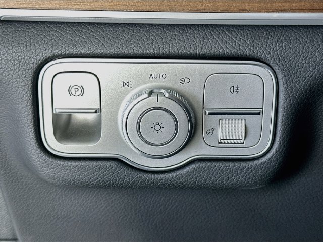 Certified 2025 Mercedes-Benz GLE 350 4MATIC image 10