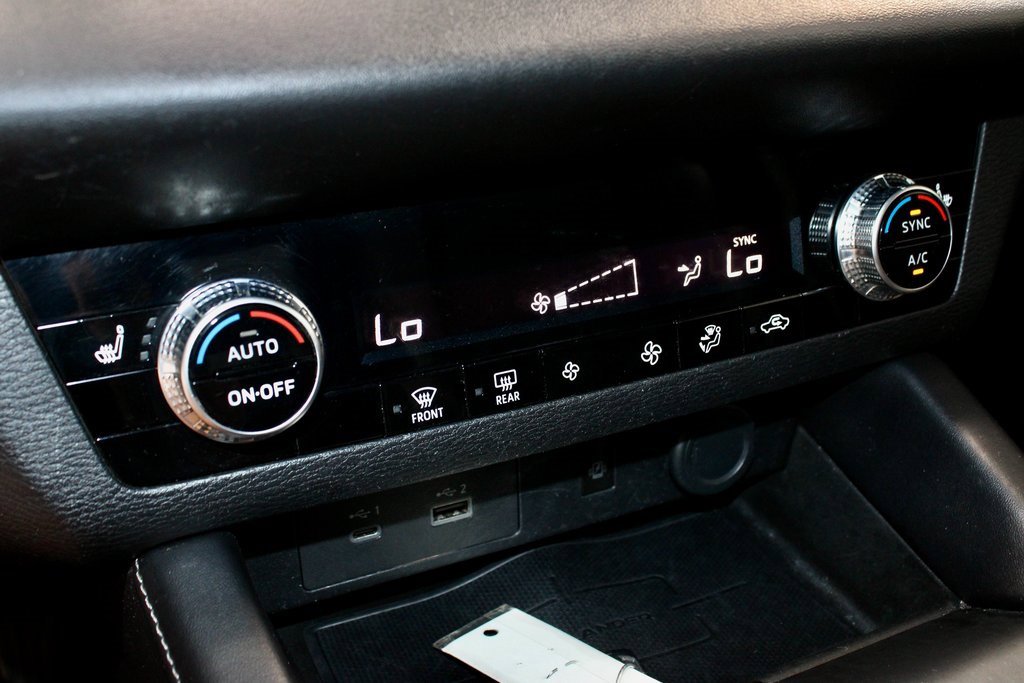 Used 2022 Mitsubishi Outlander SE image 32