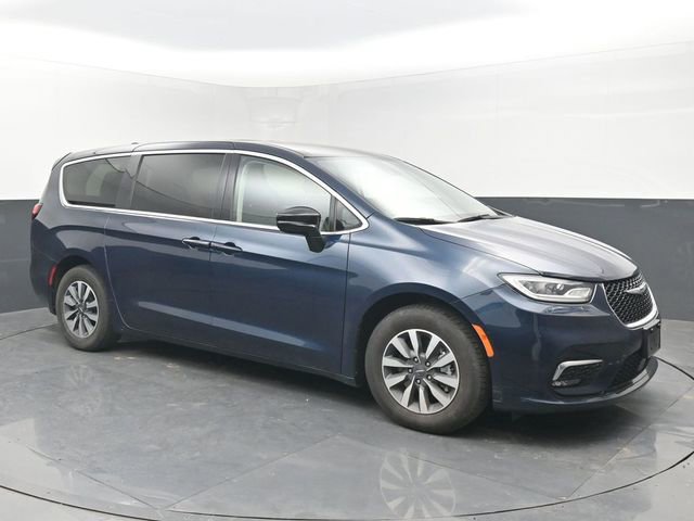 Used 2024 Chrysler Pacifica Limited FWD image 7