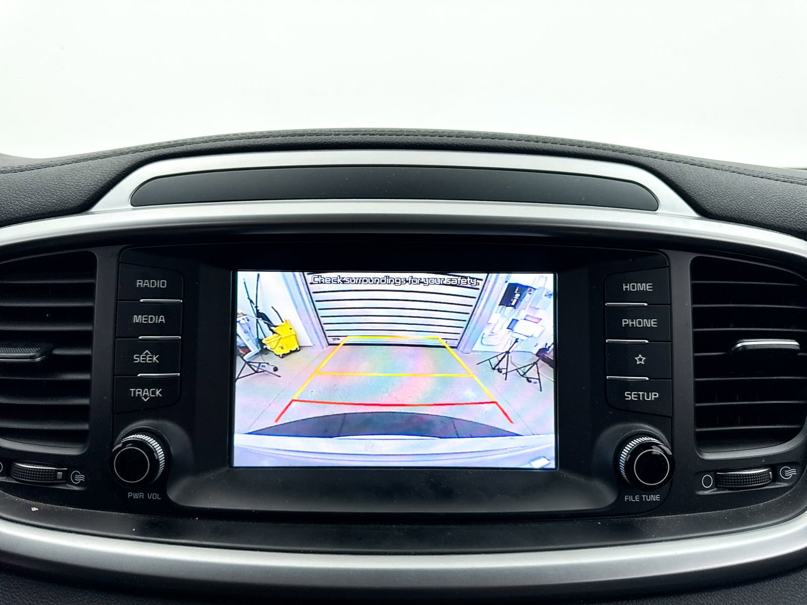 Used 2019 Kia Sorento LX image 11