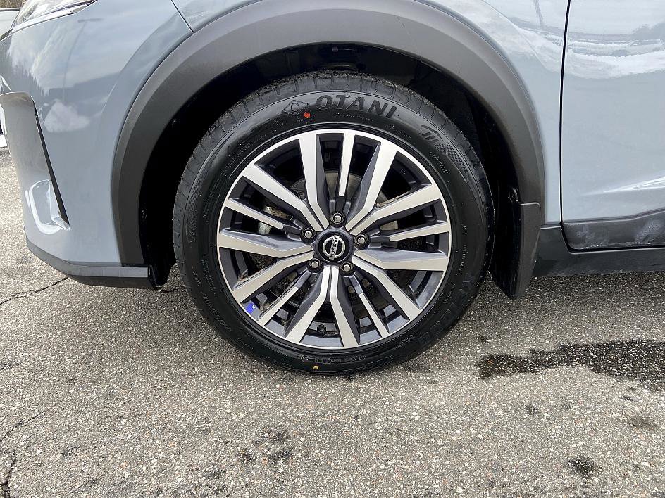 Certified 2021 Nissan Kicks SV image 8