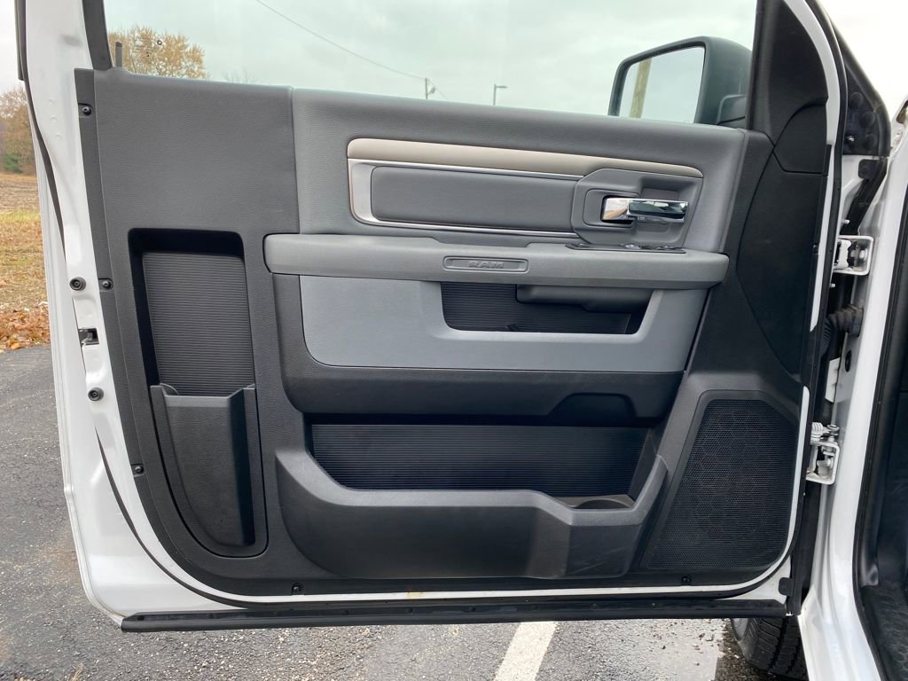 Used 2020 RAM 1500 Classic SLT image 13