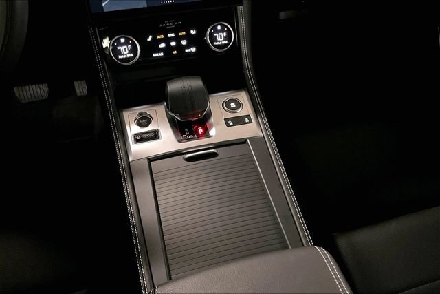 Certified 2026 Jaguar F-PACE R-Dynamic S AWD/4WD image 18