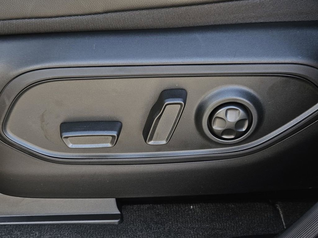 New 2025 Jeep Grand Cherokee Limited w/ Black Appearance Package image 25