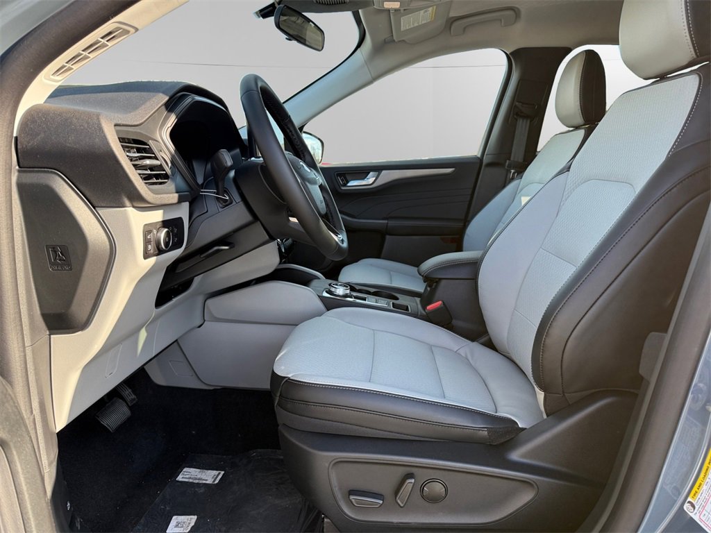 New 2026 Ford Escape SE image 13