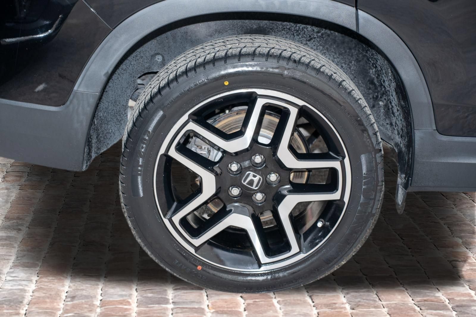Certified 2023 Honda Passport Elite image 43